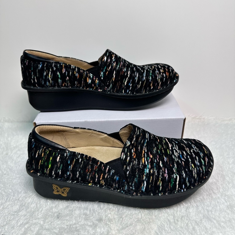 Alegria Black Mules & Clogs with Glossy Finish 🦋 - Picture 3 of 10